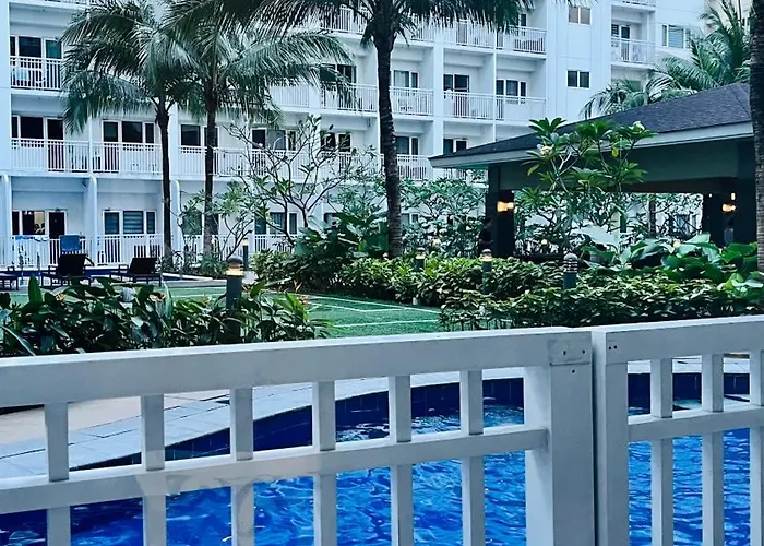 Direct Access To Pool Bedroom